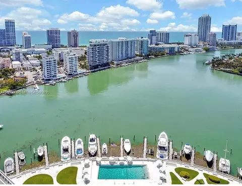 900 Bay Dr #210, Miami Beach, FL 33141