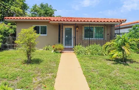 10 NW 60th Ct, Miami, FL 33126