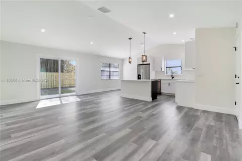 Living - 143 Greentree Cir, Jupiter, FL 33458 photo 3 of 4