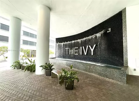 90 SW 3rd St #1208, Miami, FL 33130