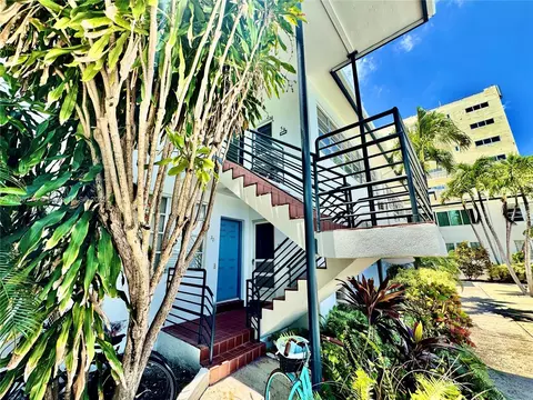 4710 Pine Tree Dr #31, Miami Beach, FL 33140