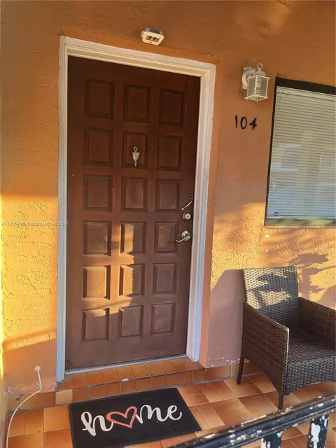 2740 W 62nd St #104, Hialeah, FL 33016