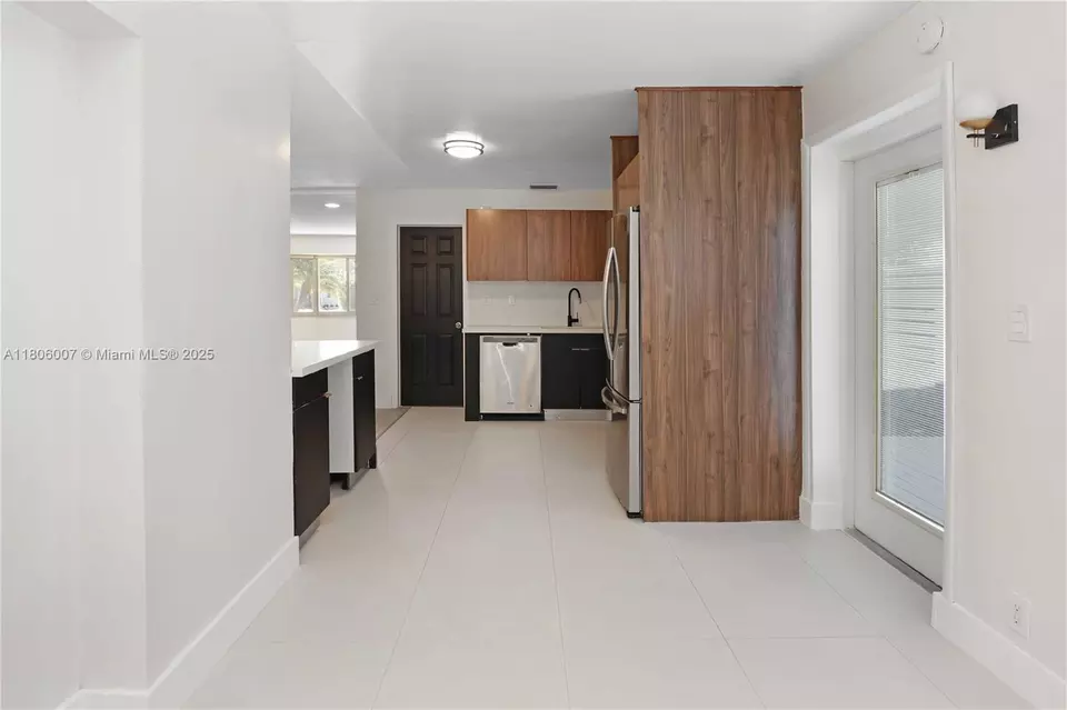 Entry Way - 1415 Coolidge St, Hollywood, FL 33020 photo 1 of 1