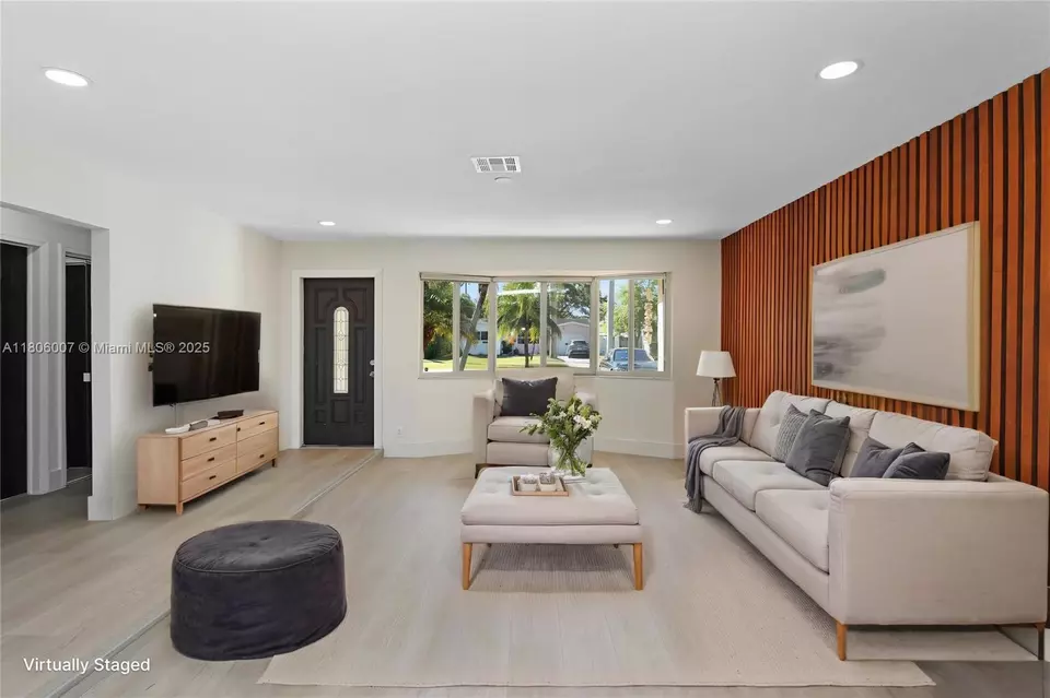 Living - 1415 Coolidge St, Hollywood, FL 33020 photo 2 of 2