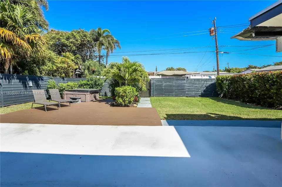 Exterior - 1415 Coolidge St, Hollywood, FL 33020 photo 5 of 6