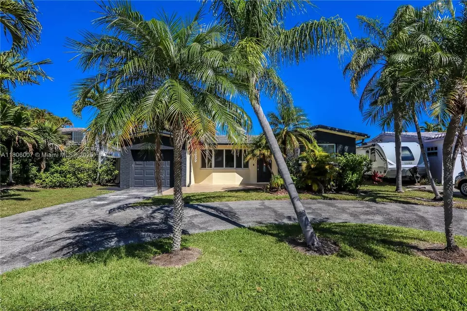 Exterior - 1415 Coolidge St, Hollywood, FL 33020 photo 6 of 6