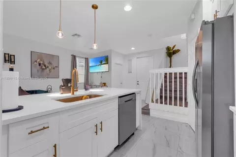 1901 SW 60th Ter, North Lauderdale, FL 33068
