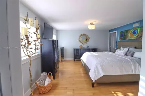 Bedroom - 101 NE 9th Ave, Hialeah, FL 33010 photo 1 of 2