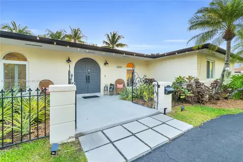12600 SW 70th Ave, Pinecrest, FL 33156