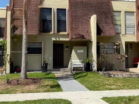 8992 Palm Tree Ln #8992, Pembroke Pines, FL 33024