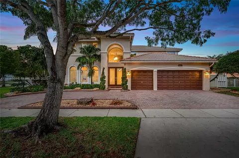 1824 NW 139th Ave, Pembroke Pines, FL 33028