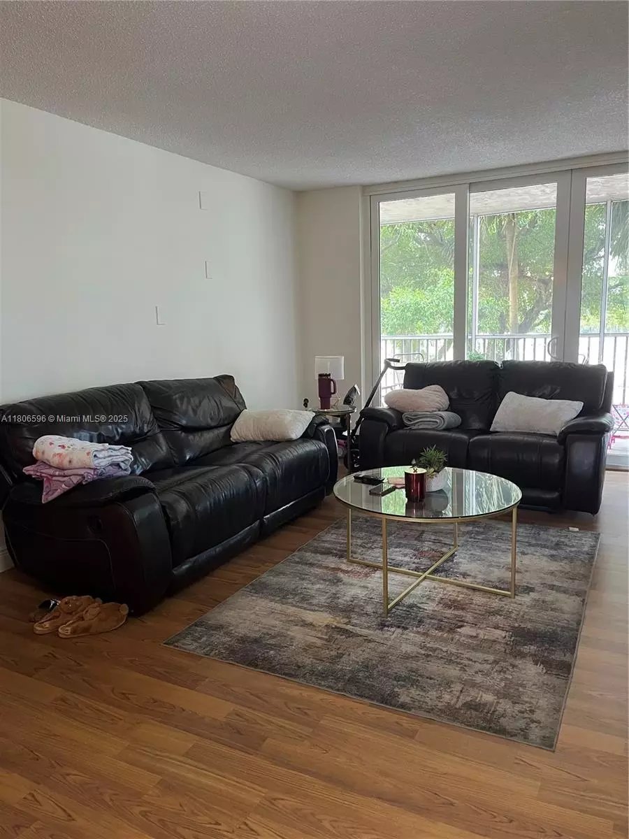  250 Jacaranda Dr #303, Plantation, FL 33324 photo 5