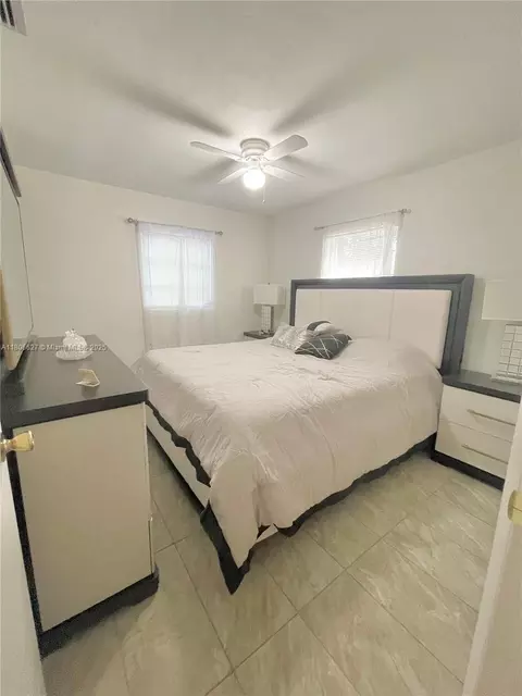 Bedroom - 2465 NE 15th Ave, Pompano Beach, FL 33064 photo 4 of 8