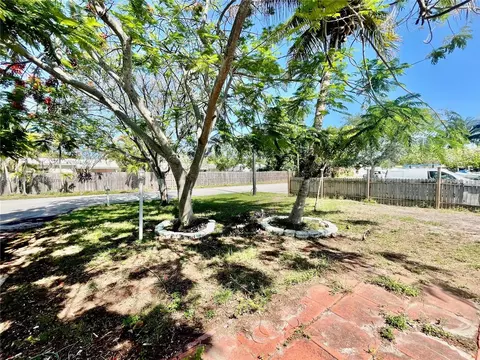 Exterior - 2465 NE 15th Ave, Pompano Beach, FL 33064 photo 12 of 12