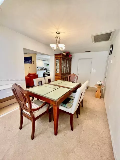 Dining - 2465 NE 15th Ave, Pompano Beach, FL 33064 photo 4 of 5