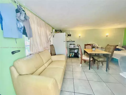 Other - 2465 NE 15th Ave, Pompano Beach, FL 33064 photo 5 of 10