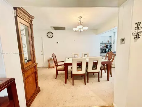 Dining - 2465 NE 15th Ave, Pompano Beach, FL 33064 photo 1 of 5