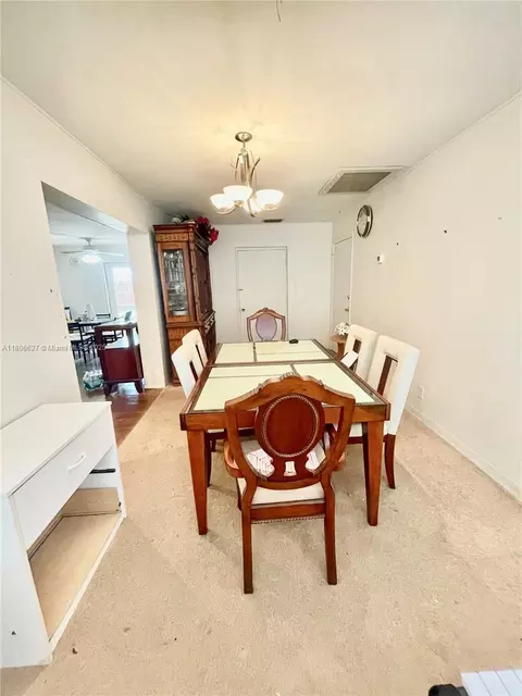 Dining - 2465 NE 15th Ave, Pompano Beach, FL 33064 photo 3 of 5