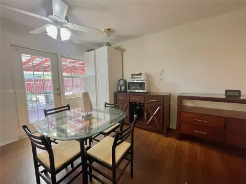 Dining - 2465 NE 15th Ave, Pompano Beach, FL 33064 photo 5 of 5