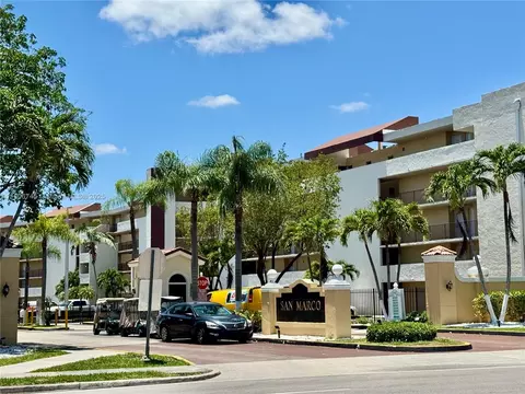 8810 Fontainebleau Blvd #318, Miami, FL 33172