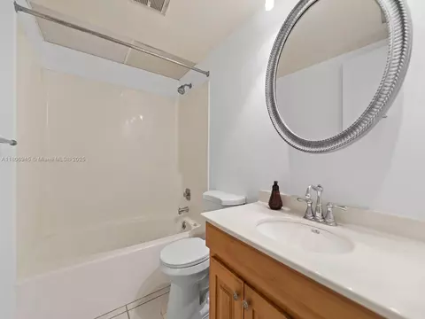Bath - 16380 Briar Patch Pl, Miami Lakes, FL 33014 photo 2 of 2