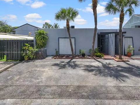 Exterior - 16380 Briar Patch Pl, Miami Lakes, FL 33014 photo 5 of 5