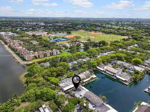 View/Area - 16380 Briar Patch Pl, Miami Lakes, FL 33014 photo 3 of 5
