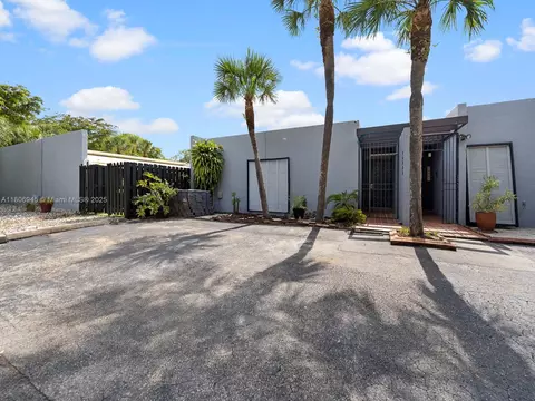 16380 Briar Patch Pl, Miami Lakes, FL 33014