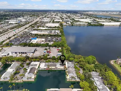 View/Area - 16380 Briar Patch Pl, Miami Lakes, FL 33014 photo 4 of 5