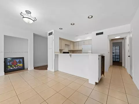 Living - 16380 Briar Patch Pl, Miami Lakes, FL 33014 photo 4 of 6