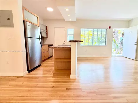 1220 Alton Rd #202, Miami Beach, FL 33139