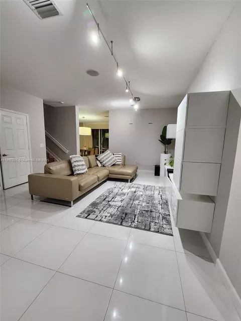 11249 NW 87th Ter, Doral, FL 33178