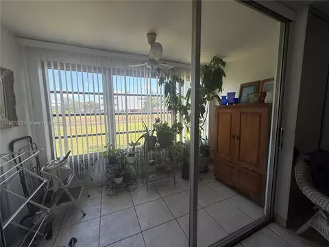 8021 N Sunrise Lakes Dr #206, Sunrise, FL 33322