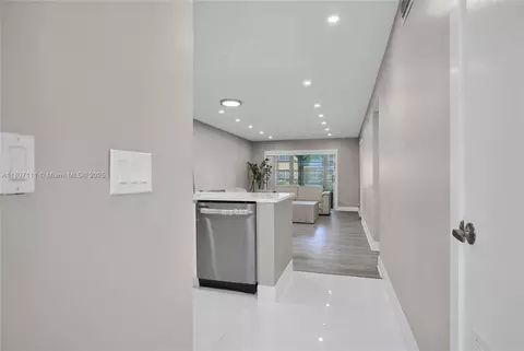 100 Ashbury Rd #103, Hollywood, FL 33024