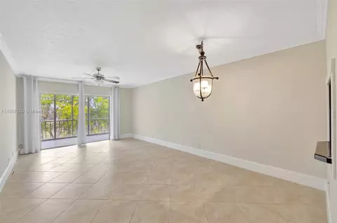 1055 Country Club Dr #406, Margate, FL 33063