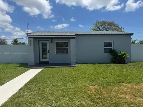 14581 Jackson St, Miami, FL 33176