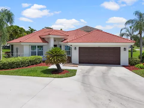 2703 Augusta Dr, Homestead, FL 33035