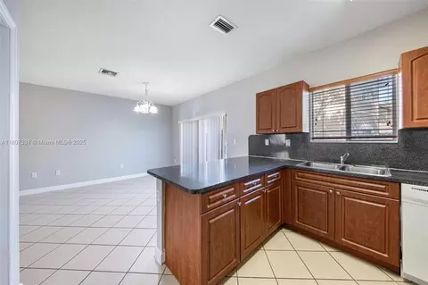 Kitchen - 21485 SW 85th Path, Cutler Bay, FL 33189 photo 3 of 3