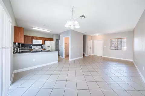 Living - 21485 SW 85th Path, Cutler Bay, FL 33189 photo 3 of 4