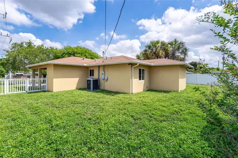 1402 E River Dr, Margate, FL 33063 photo 6