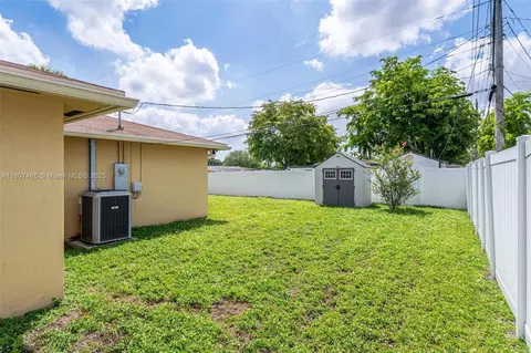 1402 E River Dr, Margate, FL 33063 photo 5