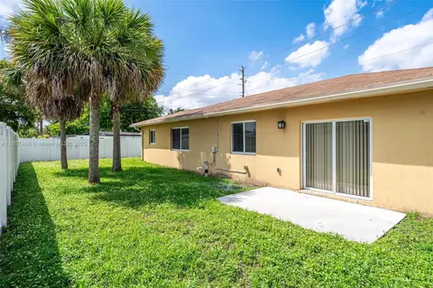 1402 E River Dr, Margate, FL 33063 photo 4
