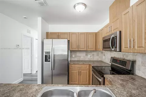 1402 E River Dr, Margate, FL 33063 photo 13