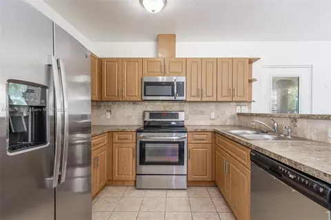 1402 E River Dr, Margate, FL 33063 photo 12