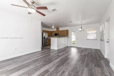 1402 E River Dr, Margate, FL 33063 photo 10