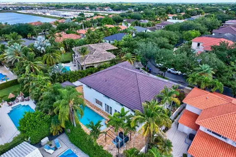 View/Area - 8360 NW 159th Ter, Miami Lakes, FL 33016 photo 6 of 7