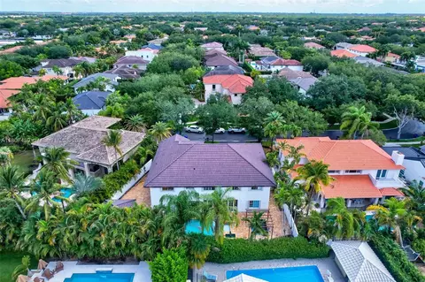 View/Area - 8360 NW 159th Ter, Miami Lakes, FL 33016 photo 5 of 7