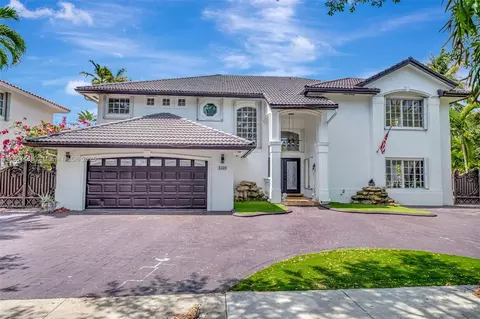 8360 NW 159th Ter, Miami Lakes, FL 33016