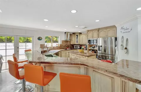 Kitchen - 8360 NW 159th Ter, Miami Lakes, FL 33016 photo 2 of 3