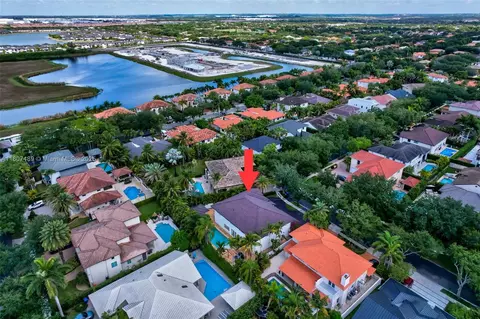 View/Area - 8360 NW 159th Ter, Miami Lakes, FL 33016 photo 4 of 7
